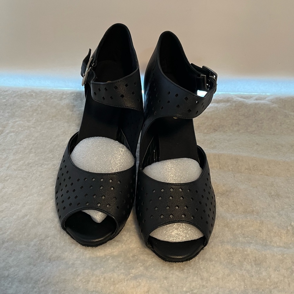 Dance shoe